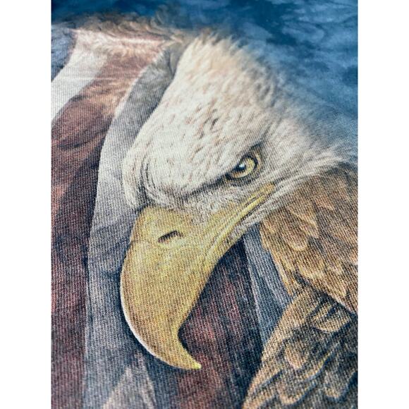 The Mountain Patriotic Eagle Graphic T-Shirt Adult Size Large USA Flag Casual - Picture 8 of 8